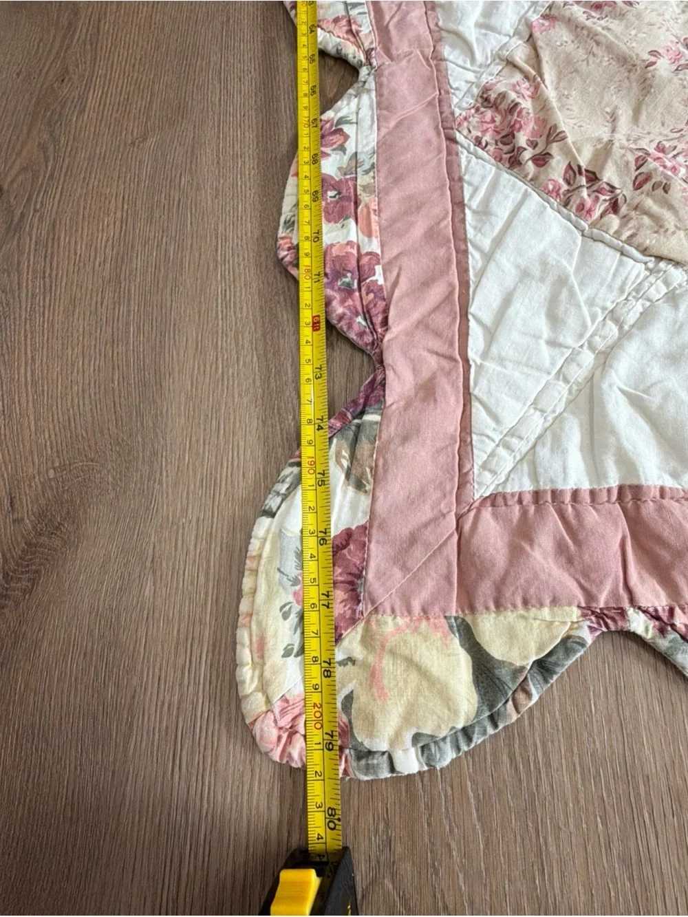 VTG Y2K Lovely Handcrafted Giant Pink Dahlia Medallion Patchwork Quilt 79x77”